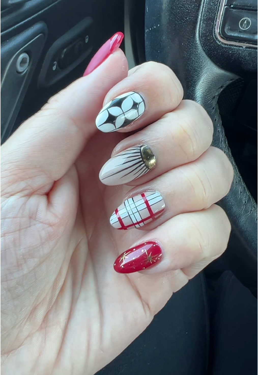 Fall nails 🖤 #newnails #burgundynails #fallnails #nailart #plaidnails 