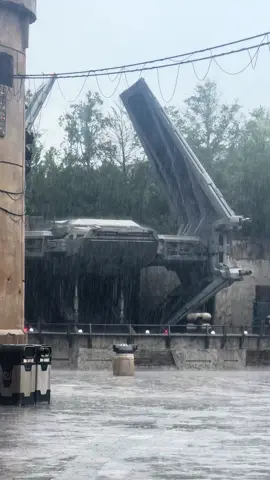 Rain in Baatu - Star Wars: Galaxy’s Edge Disney Hollywood Studios Orlando #starwars #galaxysedge  #hollywoodstudios #disneyparks #disneyworld 