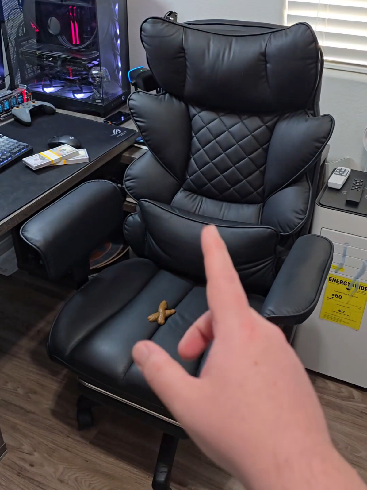 this office chair is such an upgrade and it's even more comfortable that it looks #chair #officechair #office #gamingchair #homeoffice 