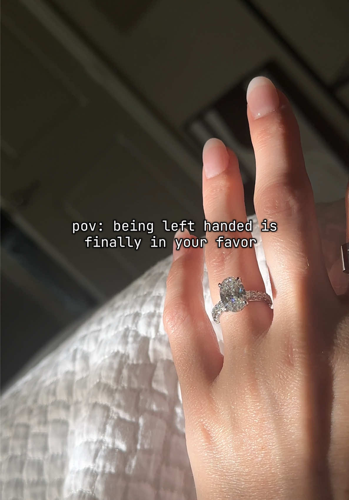 a LEFTY + a BRIDE!! 💍🤍✨ #2026bride #engagementring #weddingplanning #lefty @Diamonds Direct 