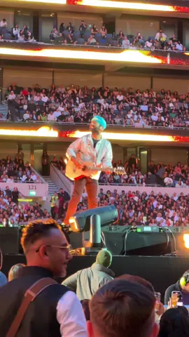 Arijit Singh performs at Tottenham Hotspur Stadium, London - the first Indian artist ever to headline a UK stadium #ArijitSingh #Bollywood