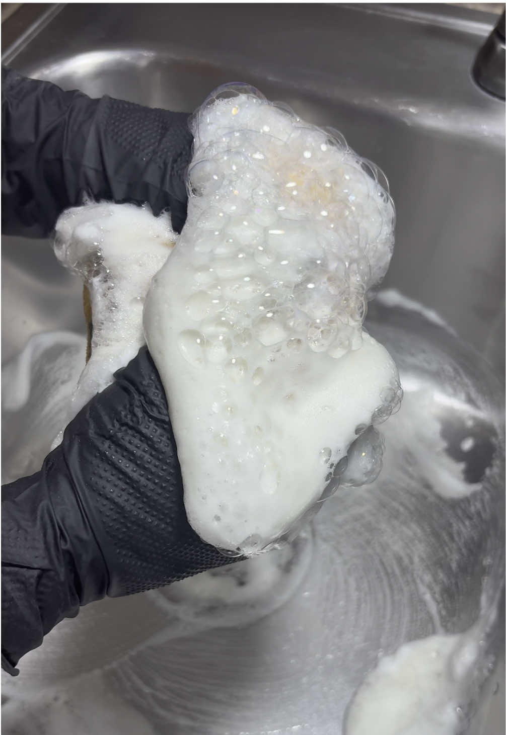 @SOCAR pine oil cleaner is a pine you don’t want to waste. 🌲😍 The creamy suds & light non-overwhelming natural pine smell is so good! Had to squeeze in a little of course to test the suds. 🥰😍 Give it a 8/10! I saw @Colie_B Cleanin 🫧🧽 mop water dump after moping with this product & holy moly! Looked like it cleaned the floors so well! I mopped already today, but I’m curious so I think I may mop again & try it out. 🤣🫶🏼 