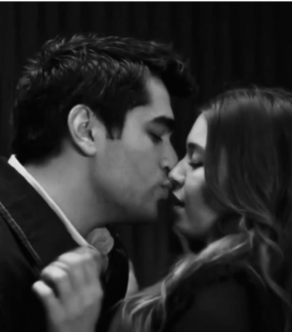 МНЕ ОЧ НРАВ #mertramazandemir #afrasaraçoğlu #yalicapkini #seyrankorhan #feritkorhan 