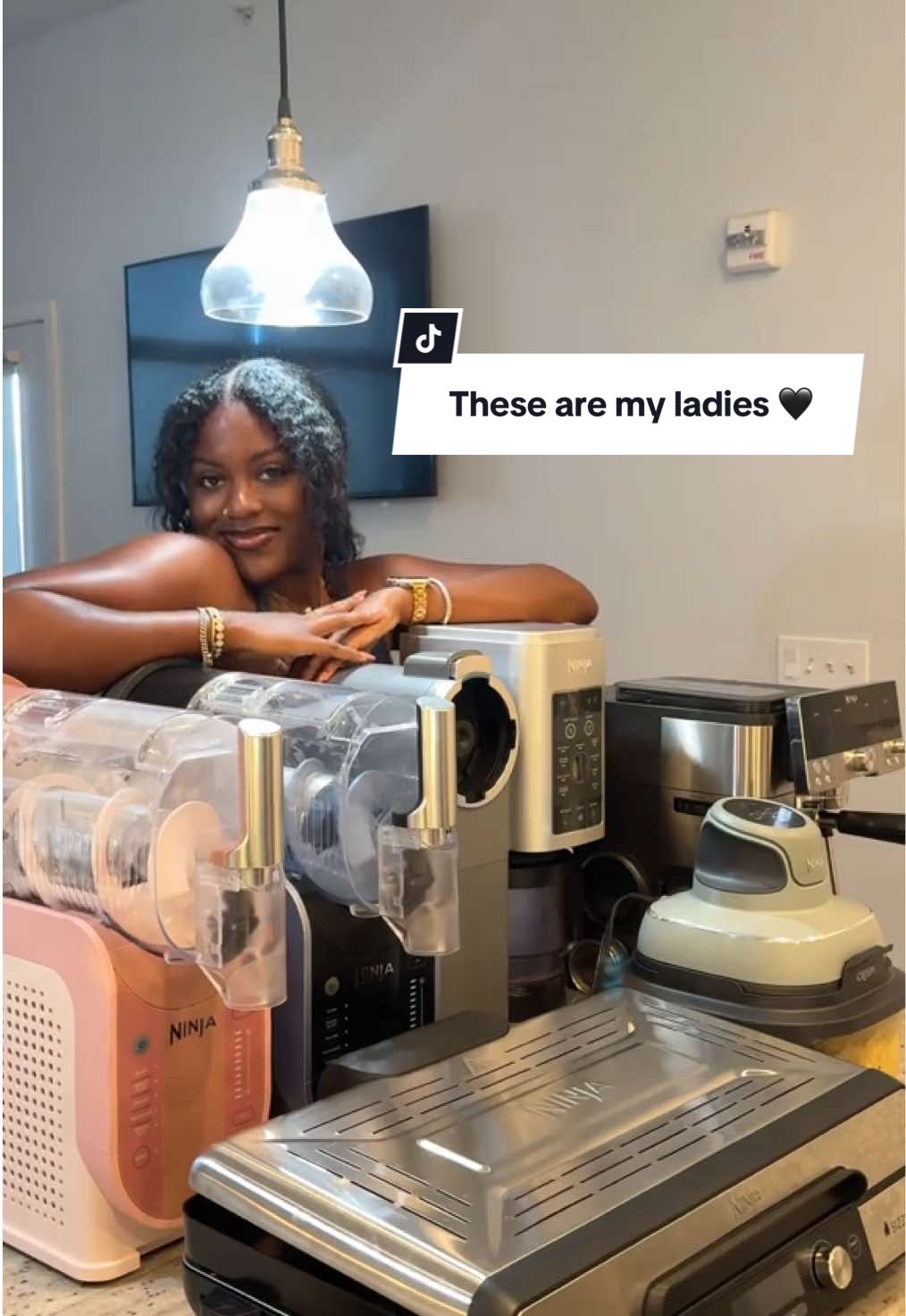 These are my ladies, but better known as all of my favorite @ninjakitchen products. I am so excited to share that I am officially a Ninja Kitchen brand ambassador. As an avid user of their amazing kitchenware and appliances, this is such a dream. Stay tuned for all of the fun content to come! What’s your favorite Ninja Kitchen product?