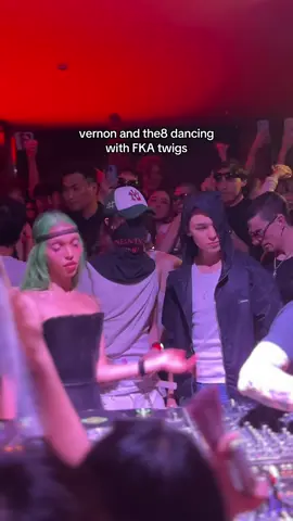wdym i just saw fka twigs & vernon and the8 from seventeen?? 😳