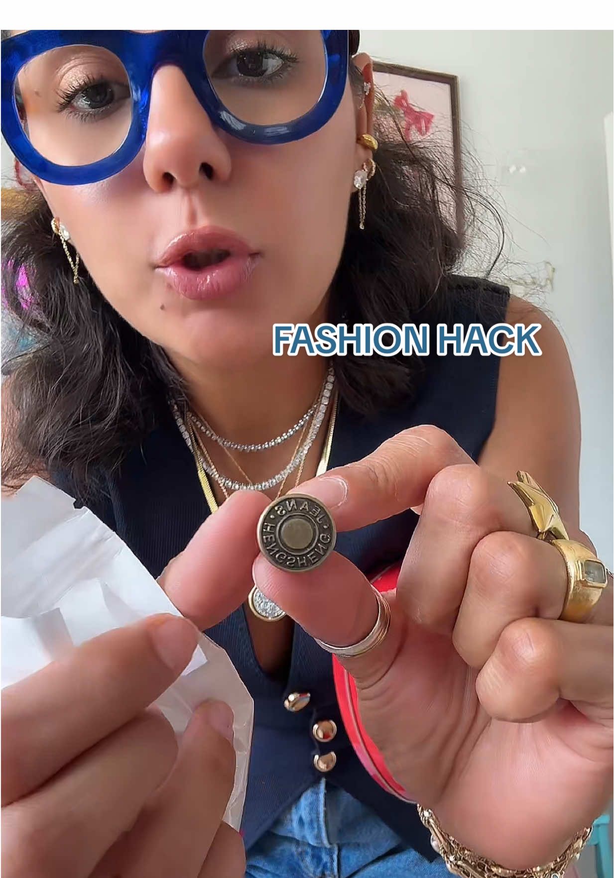 Fashion Hack 🪡👖 #fashionhacks #hack #buttons 