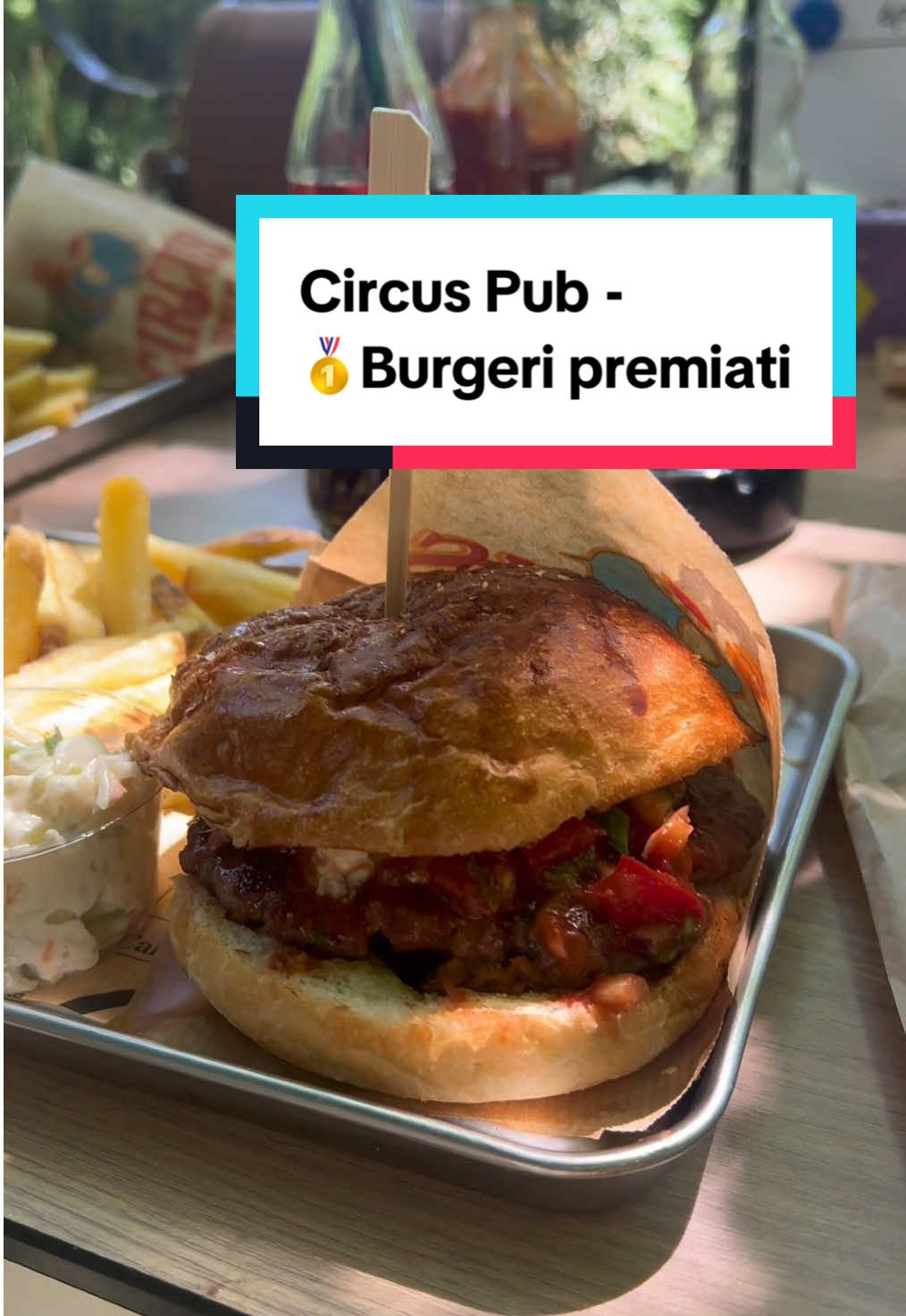 🍔 Testez cei mai delicioși burgeri din București la Circus Pub! De la Nopții în Istanbul cu ciğ köfte și carne de vită condimentată oriental, până la Tarantino și Leroi cu combinații surprinzătoare de brânzeturi și carne. Fiecare burger e o experiență unică! 😍 📍 București 🔥 Gusturi și arome pe care nu le vei găsi în altă parte 🎥 Urmărește până la final pentru toate impresiile noastre! #BurgerLovers #Foodie #CircusPub #TestezBurgeri #FoodTok 