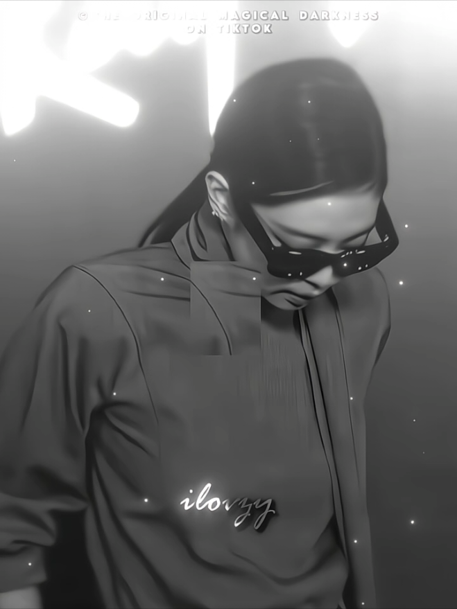 #Jennie : ¿Regresaremos al marco rojo? Tal vez. | | ¡¡ Reserven su rol !! © : A mi fyp.  #Themagicaldarkness #dark #teamkpop #tiktok 