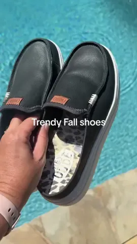 Heydude Austin lifts are every girls go to Fall shoe! #heydudeshoes#austinlift#heydudepartner#tiktokshoprestock#tiktokshopcreatorpicks @HeyDude 