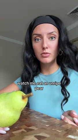 wait… #pear #fruit #fruitmukbang #fruits #mukbang 