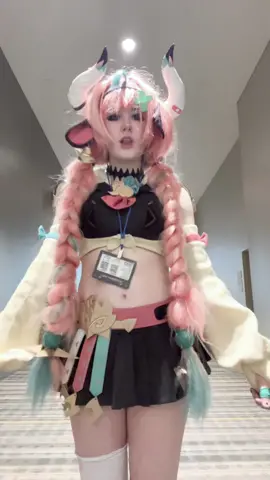 #VARESA ~||~ SORRY I HAVENT BEEN UPLOADING IVE BEEN SO BUSY WITH WRESTLING AND SCHOOL AND BAE 💔 >>>>>||<<<<< Tags!~ #varesacosplay #varesagenshin #genshincosplay #fyp 