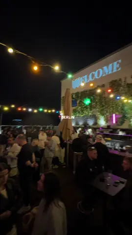 📍WEEKEND CLUB BERLIN  #rooftop #weekend #berlin #housemusic 
