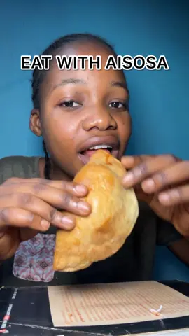 Meat pie  #trending #goviral #fyp #Vlog #mukbang #asmr #eatwithme #asmrsounds #trendingvideo #foodtrend #foodasmr #food #malete #foodchallenge #stayhydrated 