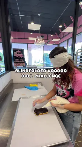 It’s a good thing we don’t make our doughnuts blindfolded 😅 Who do you think did the best?