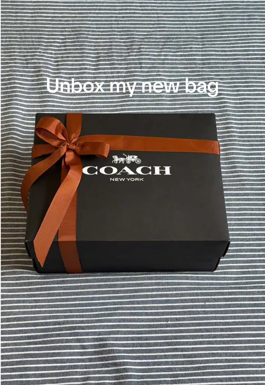 Unbox my new coach bag with me! It is the league crossbody bag from coach 💼 ~ #coachbag #newbag #coachcrossbody #unboxinghaul #mensbag @Coach 