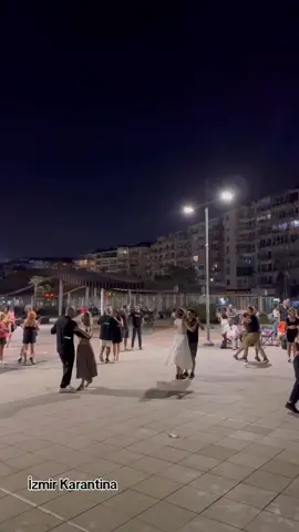 İzmir Karantina dan dans Söleni Video Kaynağı 📽️ Instagram hakannblog #karantina #izmir #reels #viraltiktok #tango 