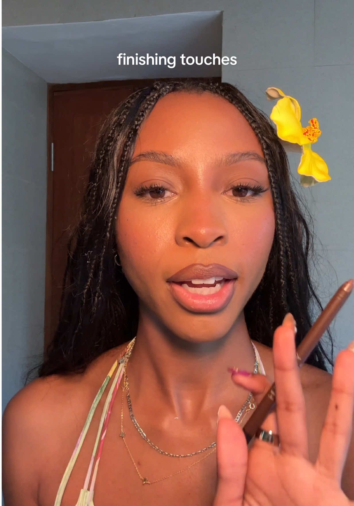Finishing touches in Bali 🌺 @Huda Beauty Lip liner + gloss @Haus Labs by Lady Gaga lip gloss  @ILIA Beauty mascara #finishingtouches #lipcombo #blackgirllipcombo #grwm  