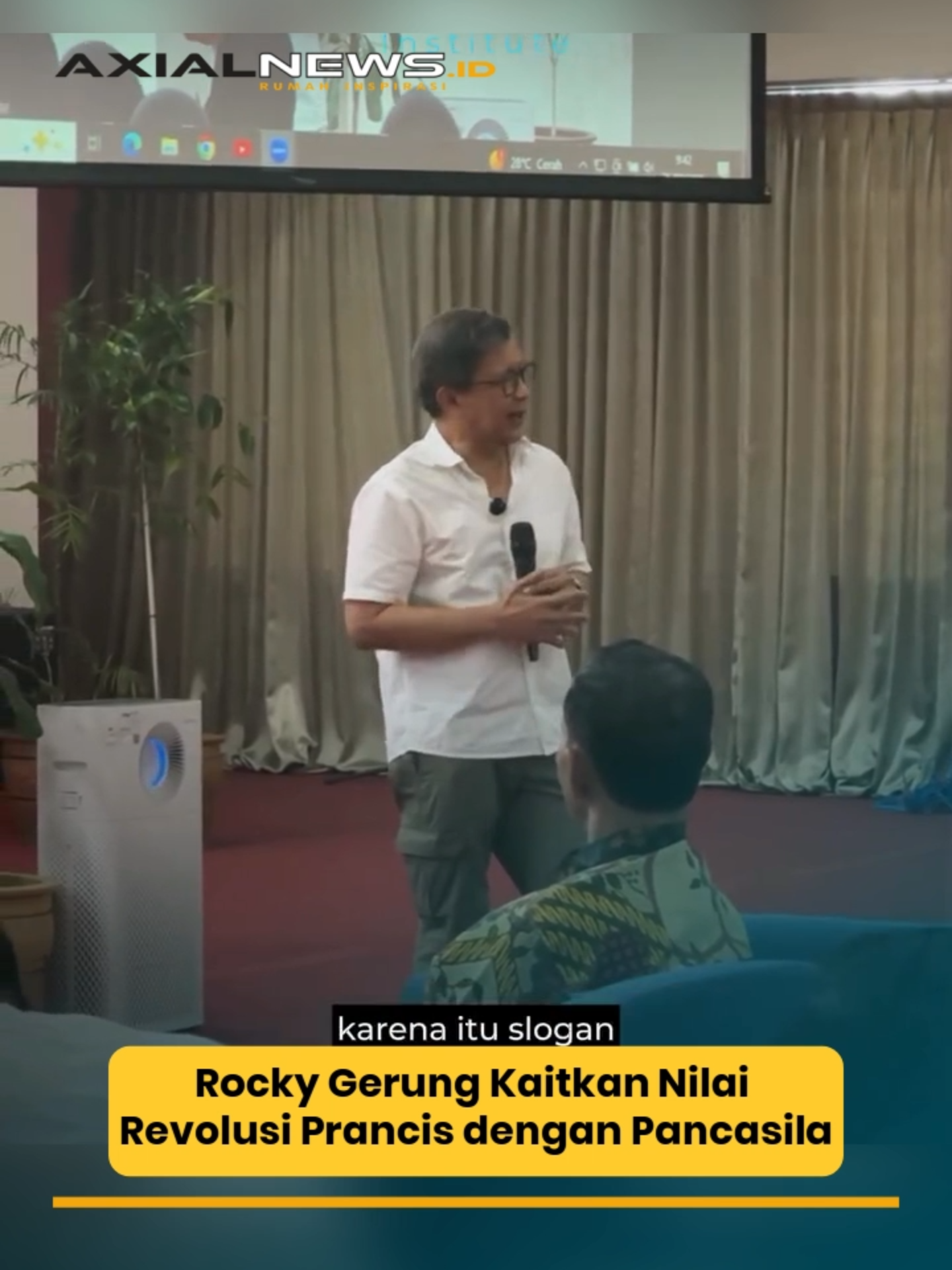 JAKARTA (5/9/25) - Rocky Gerung memberikan ceramah yang mengaitkan nilai-nilai Revolusi Prancis dengan Pancasila. Ia menyebut, tiga pilar revolusi kemerdekaan, kesetaraan, & persaudaraan lahir dari amarah rakyat terhadap kekuasaan yang sewenang-wenang. sumber : @tumbuhinstitute Baca berita lainnya hanya di https://axialnews.id