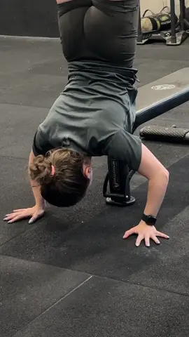 We tried 🤣 #foryou #fyp #crossfit @Jay & Ash @ashwatson92 @Chelsea McKinney 
