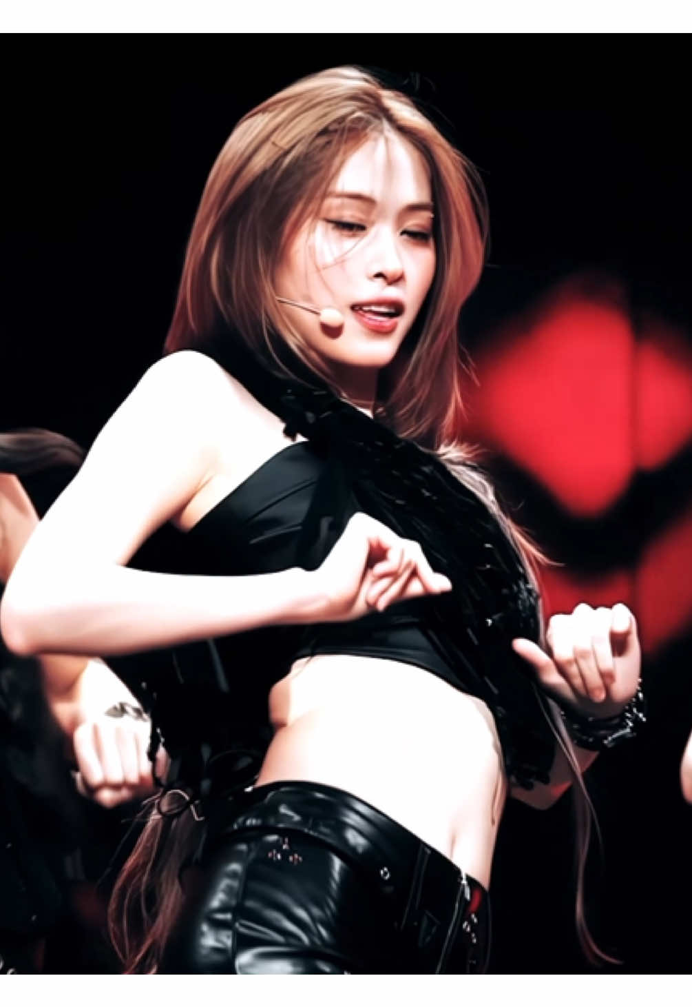 #RYUJIN || reupload | ryujin looks so fine here but we dont talk abt those extensions…… ||  dts: @m ࣪𖤐 @mouj @່ ︎ ︎  #ryujinedit #ryujinitzy #kpop #itzy 