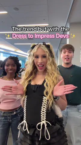 Comment how many stars do you guys give us… ⭐️⭐️⭐️⭐️⭐️ @Umoyae୨ৎ @studiozach @Dress To Impress 