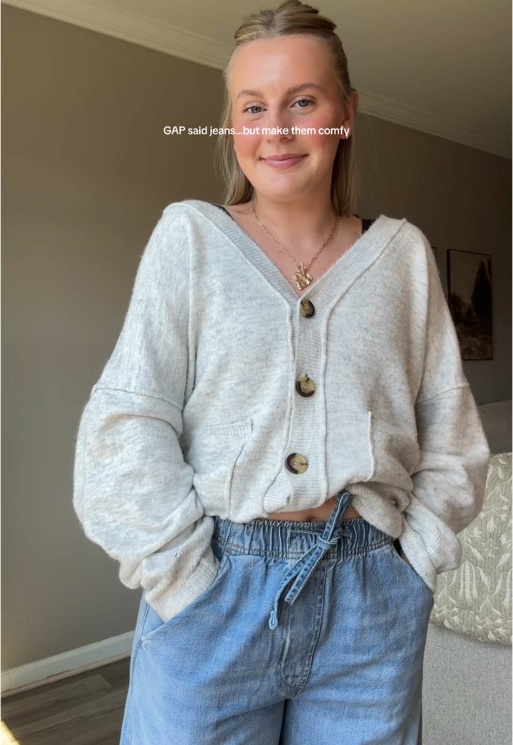 These don’t even feel like I’m wearing jeans…I’m obsessed  #gap #gapjeans #barreljeans #womensfashion #falloutfits 