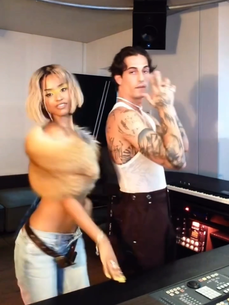 «Talk to Me» ft. Tyla and Nile Rodgers OUT SEPTEMBER 12th @Damiano David @TYLA  #tiktokfrance🇨🇵 #tiktokitaly #tiktoktrending #damianodavid #tyla 