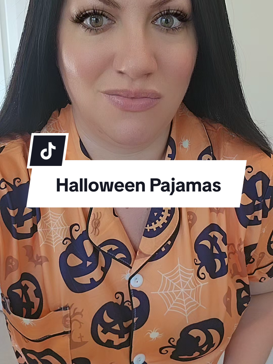 #halloweenpajamas #womenspajamas #holidaypajamas #halloween #pajamaset 