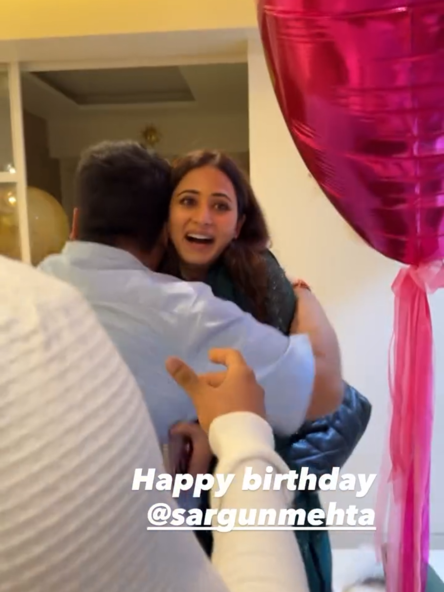 Happy Birthday Sargun Mehta ❤️🥳🎉 #SargunMehta #RaviDubey #Birthday #surprise #happybirthday 