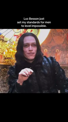 🧎🏼‍♀️‍➡️🧎🏼‍♀️‍➡️ what the fuck just happened to me. #draculaalovetale #caleblandryjones #gothic #gothicromance #dracula 