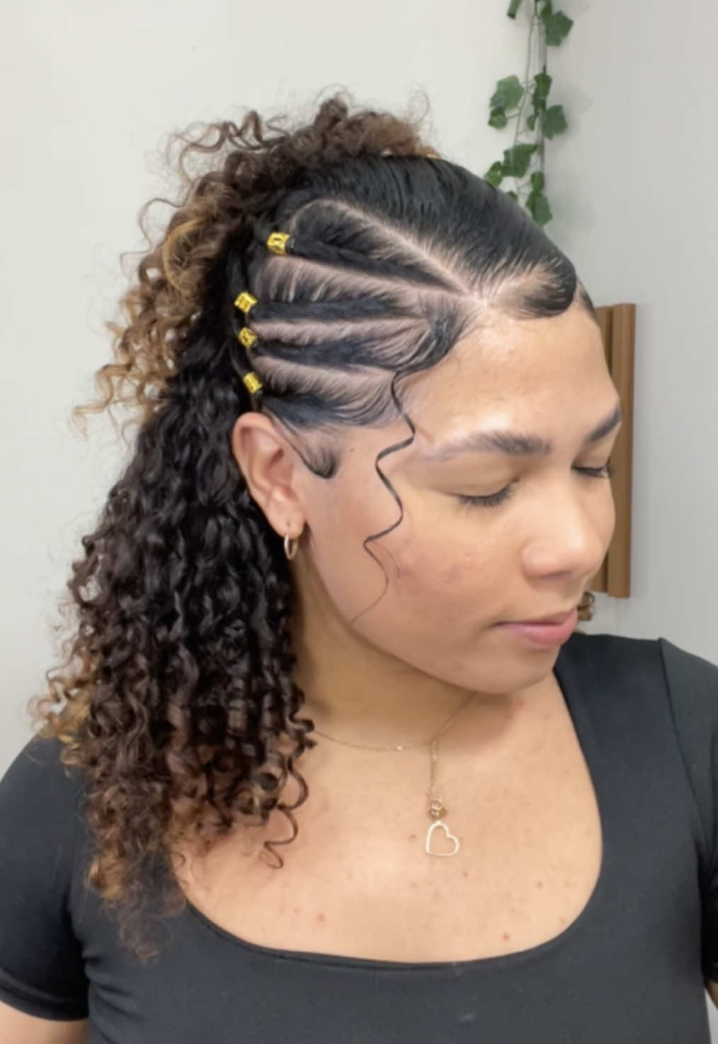 Penteado 🌸✨ . . . . . . @Mercado Livre  🔍 Cole este ID no buscador do Mercado Livre:F3DI5E-NE9C . . . . #cacheadas #cachoscurtos  #hair    #MeusFavsDoMercadoLivre #MercadoLivre