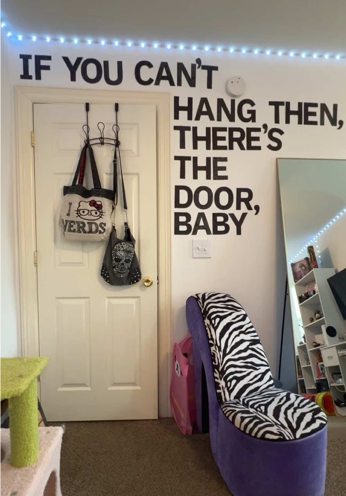 Kitten Ignore the comma in th wrong place Tch  #sleepingwithsirens #sws 