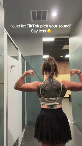 😏 back day went hard 