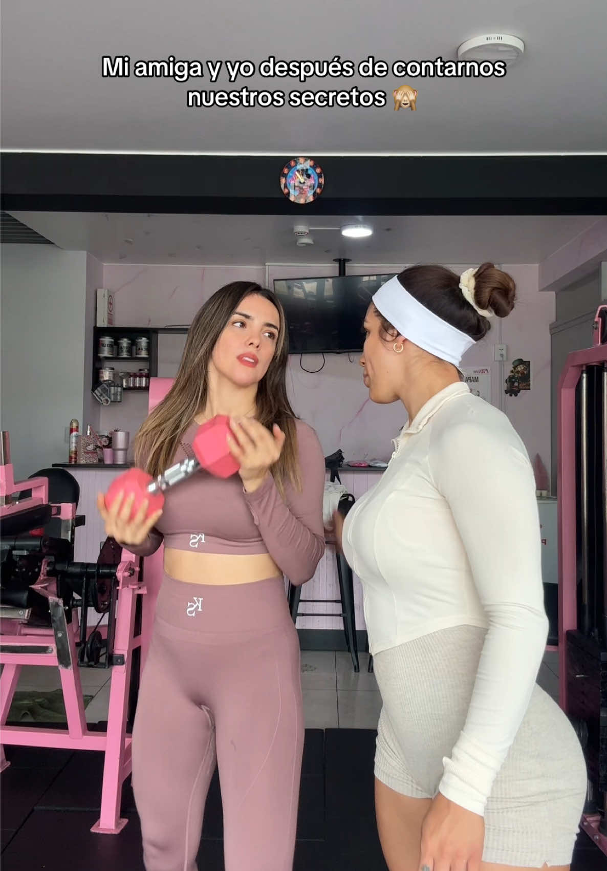 No podemos 🙈 🍑🤫@Allison Pastor Romero 