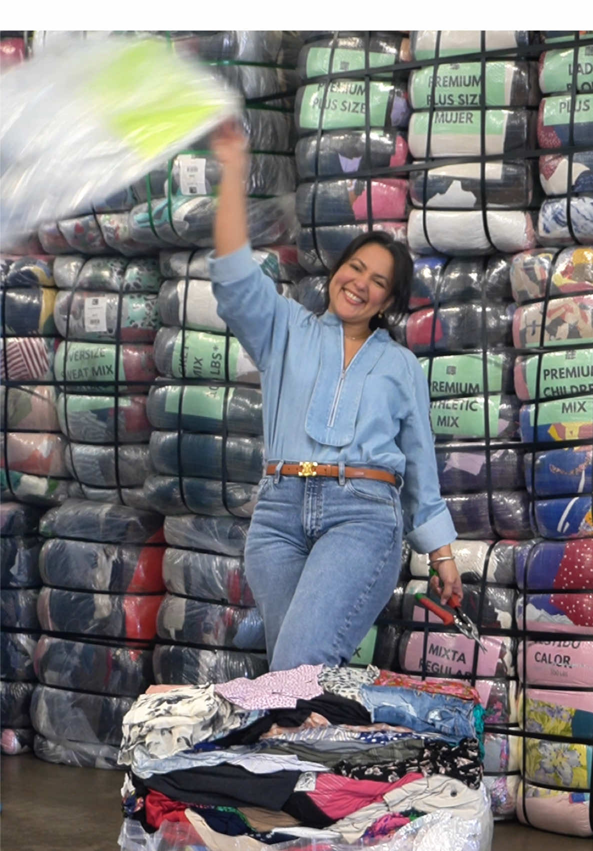 Envíos disponibles a Todo🇺🇸🇲🇽🇭🇳🇨🇴🇬🇹🇸🇻🇩🇴+ ¿Quieres empezar a vender ropa americana? En Mangy's tenemos pacas de ropa americana listas para ti 💚