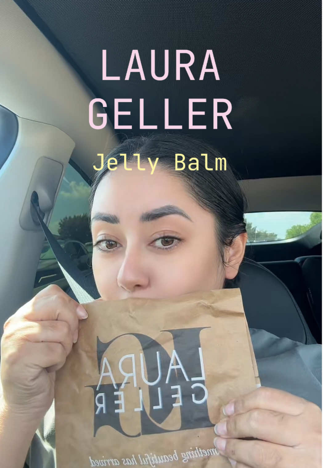 Laura Geller jelly Balm!!  No saben cuanto amé este labial! Siempre traigo los labios super secos y con este jelly Balm me los deja súper hidratados! #labial #review #lauragellerbeauty #foryoupage #makeup @Laura Geller Beauty 