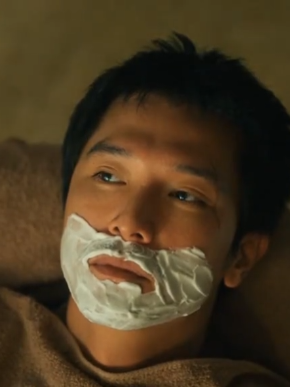 he's literally man in love the way he look to the girl. #maninlove #taiwanese #irisgoogoodolls #movie #edits 