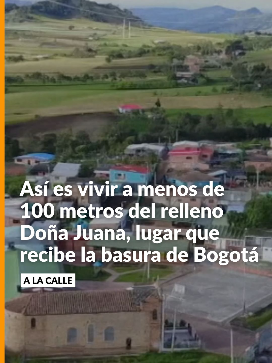 Al relleno Doña Juana, el segundo más grande de Latinoamérica, llegan alrededor de 6.400 toneladas de basura al día, provenientes de Bogotá y seis municipios aledaños. A menos de 100 metros se encuentra la vereda de Mochuelo Alto y el barrio Mochuelo Bajo, ubicados en Ciudad Bolívar, sur de Bogotá. Sus habitantes nos contaron en #ALaCalle cómo ha sido tener este lugar como vecino durante casi 40 años, en los que han denunciado la presencia de moscas, roedores y malos olores. ¿Qué dice el operador del relleno? Vea el capítulo completo en nuestro canal de YouTube.