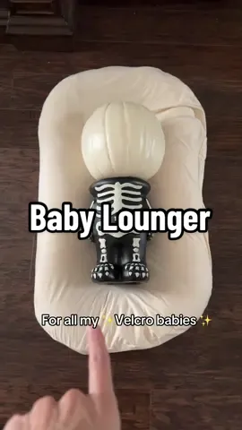 Seriously obsessed with this baby lounger! I’m shocked by the quality too 😍 #babylounger #babymusthaves #babyproducts #babyfinds #velcrobaby 