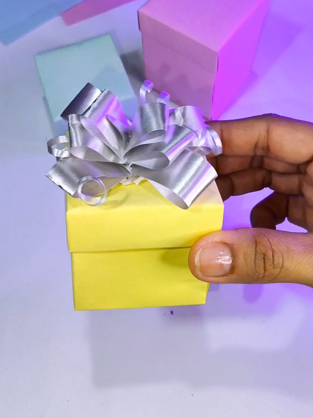DIY Como fazer caixinha de presente com papel A4 🎁#manualidades #DIY #papercraft 