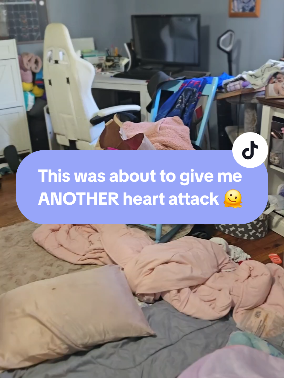 I couldn't take it anymore. #cleanwithmemotivation #cleanwithme #relatablemomcontent #workingmom #momof6 