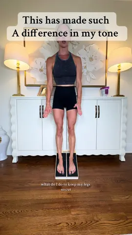 This slant board has made such a difference in my workout routine! I love the stretch after too   #slantboard #squats  #bodyweighttraining #bodyweightsquats #legday