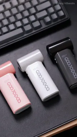 💨 GOOJODOQ GFS007 – Angin Sekuat Itu Dalam Genggaman! Kipas portabel dengan motor turbo 20.000 RPM, punya 100 level kecepatan, dan baterai 4000mAh yang awet sampai 14 jam. Ringkas, stylish, gampang dibawa ke mana saja 🌟👌 #GoojodoqGFS007#KipasMini#TurboFan#KipasPortable#KipasAndalan 