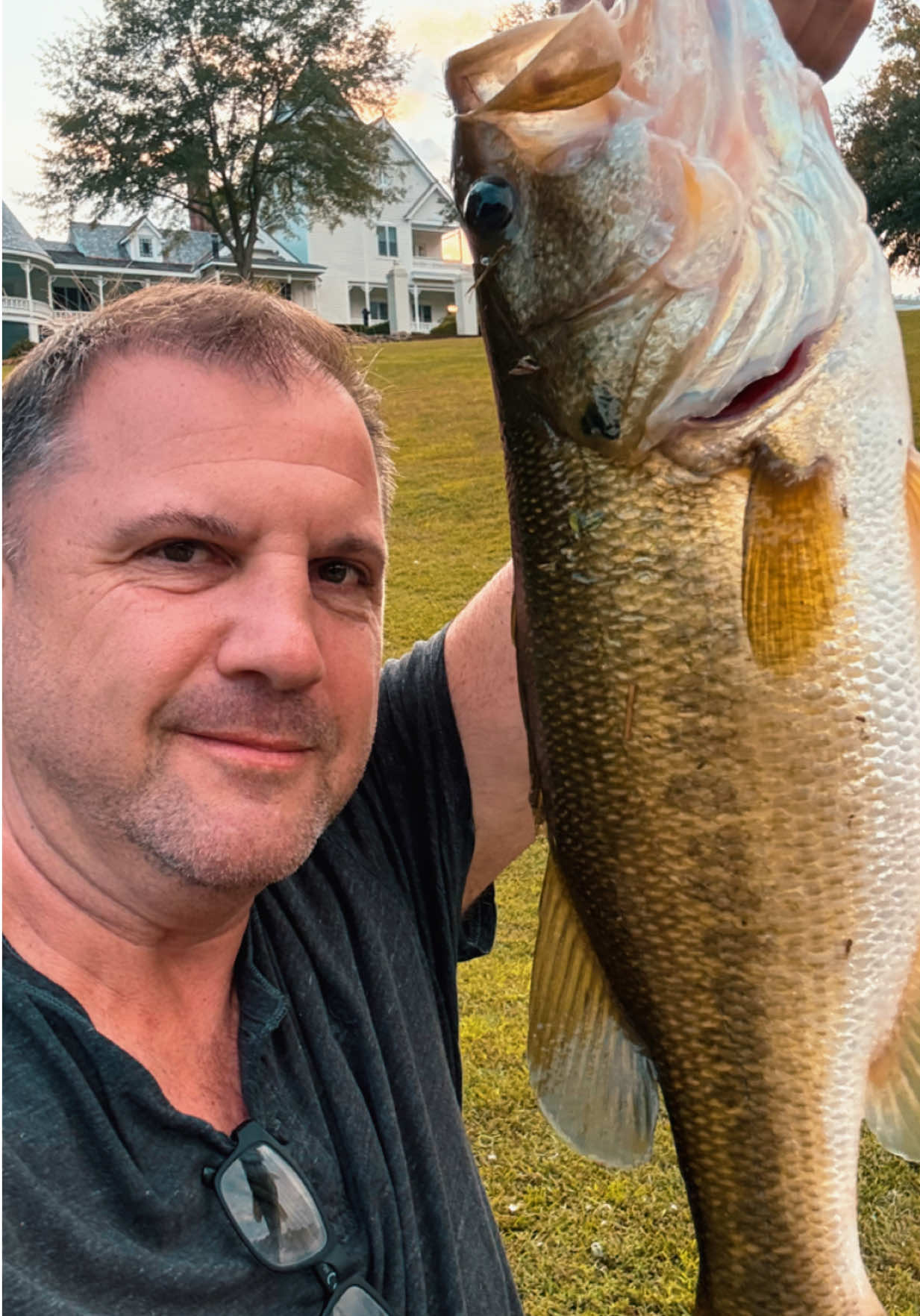 When your front yard has not one, but two world class bass fishing ponds 🎣😱 #lifegoals #fishing #goals 