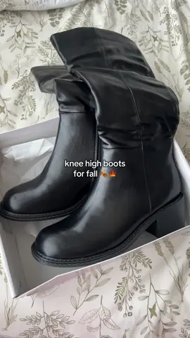 these are petite friendly 🥰 knee high boots for fall! #kneehighboots #fallfashion #boots #fall #autumn 