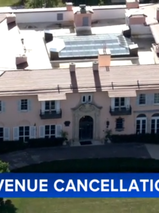 Brides-to-be were left scrambling, after a popular wedding venue canceled their dates unexpectedly. #wedding
