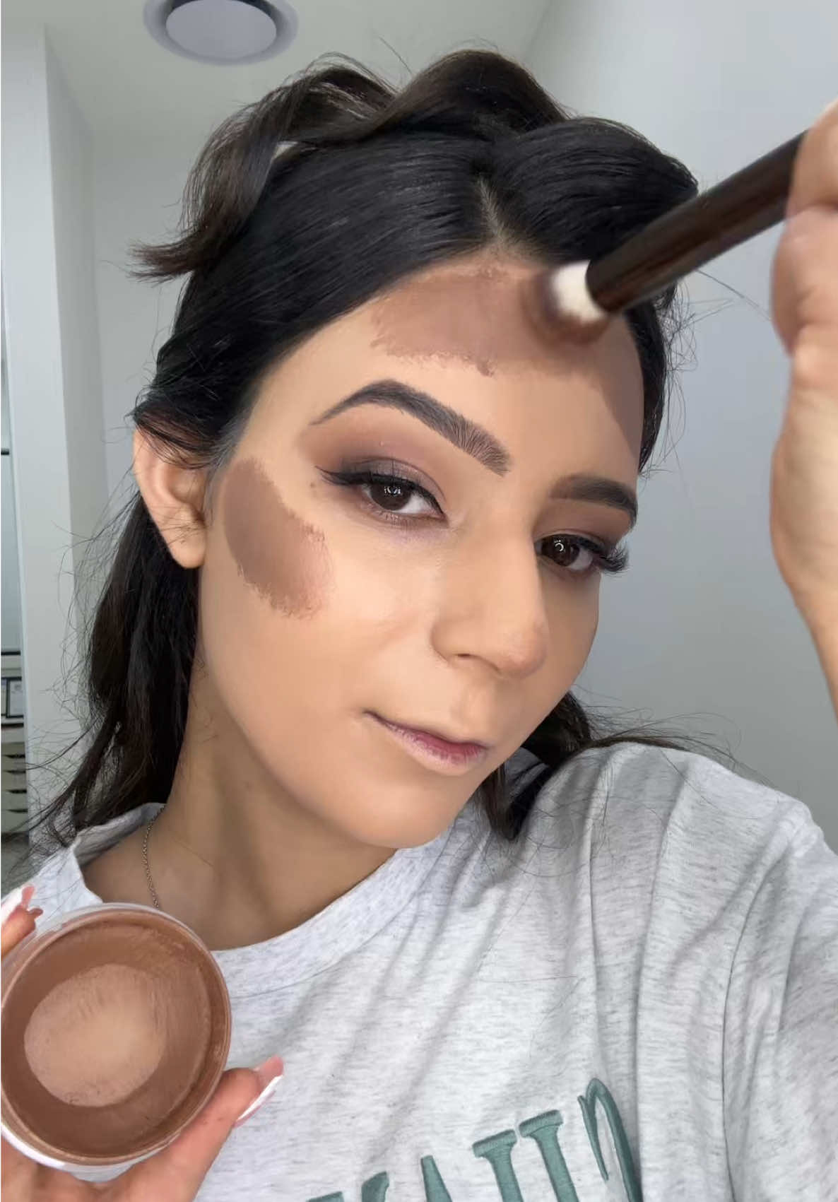 GRWM🤍 Product list: @Thayers rose petal toner  @SHISEIDO benefiance wrinkle smoothing eye cream  @NYX Professional Makeup micro brow pencil - shade: espresso  @tarte cosmetics shape tape contour concealer - shade: 35N medium @Morphe Cosmetics 35O supernatural glow eyeshadow palette @Diorbeauty backstage glow face palette - shade: 004 @KVD Vegan Beauty tattoo waterpooof liquid eyeliner - black  @Maybelline NY tattoo liner automatic gel pencil - black  @MECCA MAX thirst impression priming hydrating moisturiser  @elfcosmetics power grip primer  @L’Oréal Paris lumi glotion - shade: 903 @NARS Cosmetics radiant longwear foundation - shade: sahel  @Kevyn Aucoin smooth & set loose powder  @Kosas cloud set baked setting and smoothing powder - shade: pillowy  @maccosmetics mineralize skinfinish natural - shade: give me sun  @MECCA COSMETICA highlighter - shade enlightened powder  @makeupforever lip liner - shade: 600 anywhere caffeine @𝐊𝐢𝐬𝐬 𝐂𝐨𝐬𝐦𝐞𝐭𝐢𝐜𝐬 lipstick - shade: velvet 44  @Clarins Official instant light natural lip perfector  @essence.cosmetics lash princess curl and volume mascara  @Charlotte Tilbury airbrush flawless setting spray  Nars - powder blush - shade: dominant  Nars - laguna bronzing cream - shade: 03  MP cosmetics liquid blush - shade: flush  @SHEIN lashes code: 30552110 - criss cross lashes  #makeup#grwm #makeup #makeuptutorial #makeupartist #makeuptransformation #makeuptransition #MakeupRoutine #makeuptips #fyp #foryou 