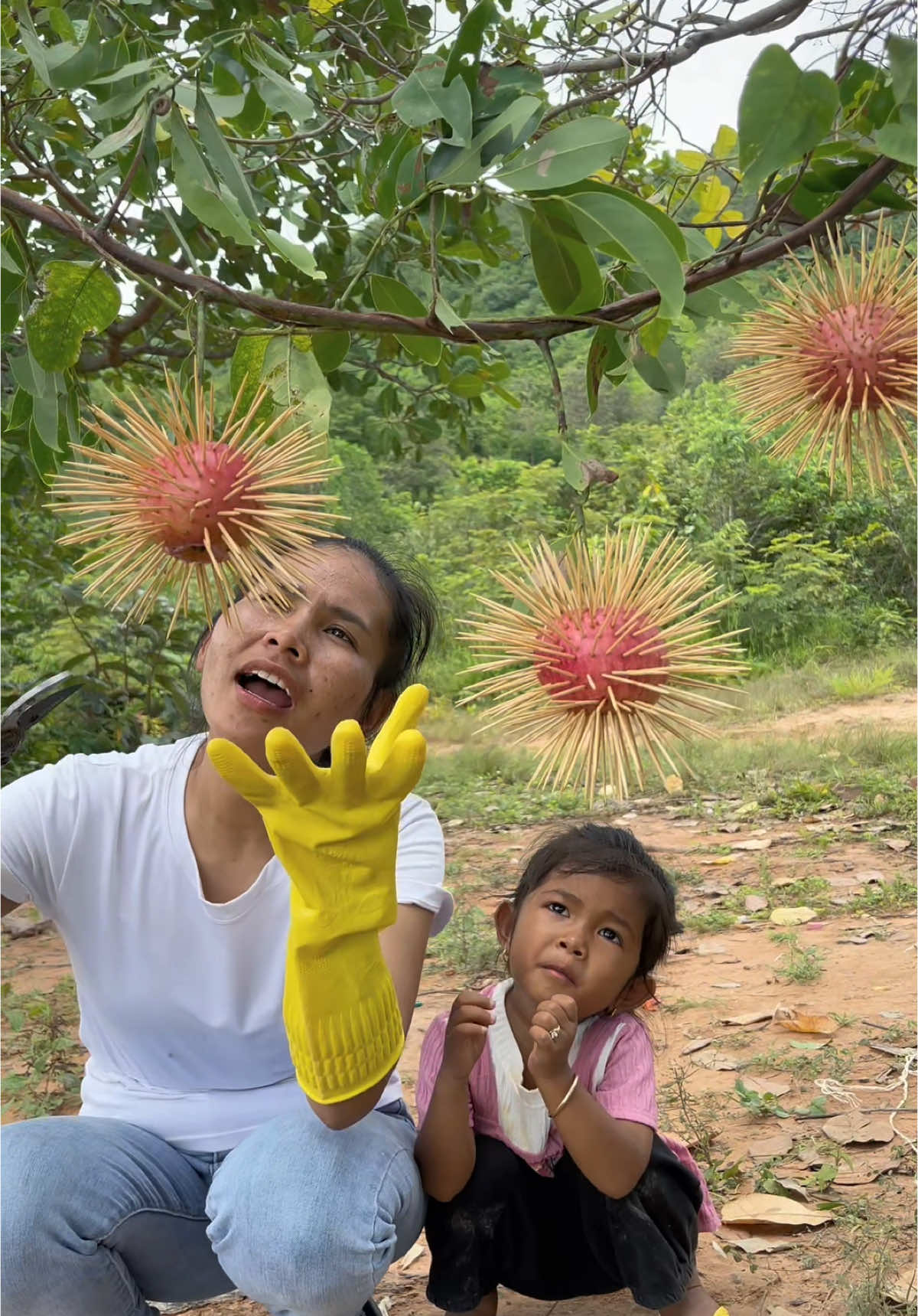 Survival Skills: SMART idea and USEFUL in Forest With Single Mom #bushcraft #camping #Outdoors #fyp