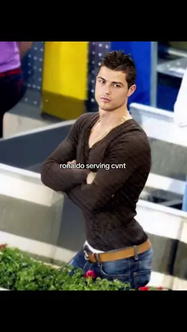 #cristianoronaldo #football #ronaldo #serving #fashion 
