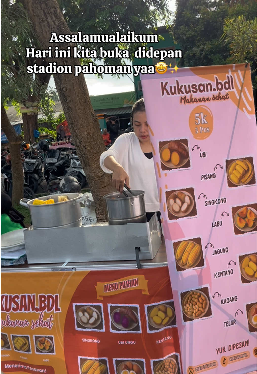 Haloo guys Untuk hari sabtu & minggu kita buka didepan stadion pahoman yaa🤩✨, Untuk yang lagi olahrga Pagi, bisa langsung mampir ke Kukusan kita✨✨ #makanansehat #makananviral #lampung #olahragapagi #pelarikonten 